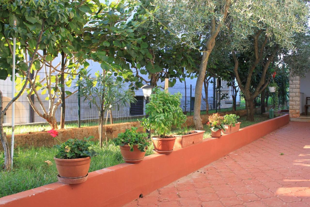 Apartments With A Parking Space Umag - 7094 Exterior foto