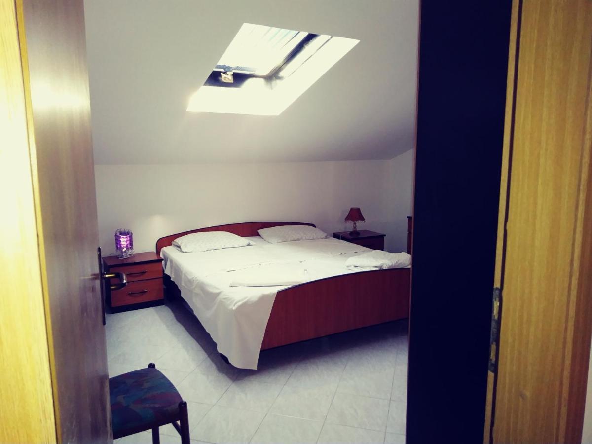 Apartments With A Parking Space Umag - 7094 Exterior foto